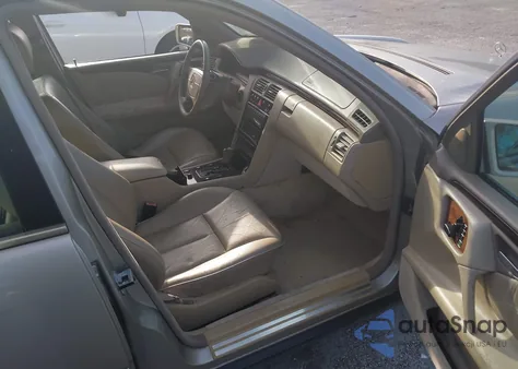 1997 Mercedes-Benz E 420 from USA, damaged, VIN WDBJF72F8VA519603